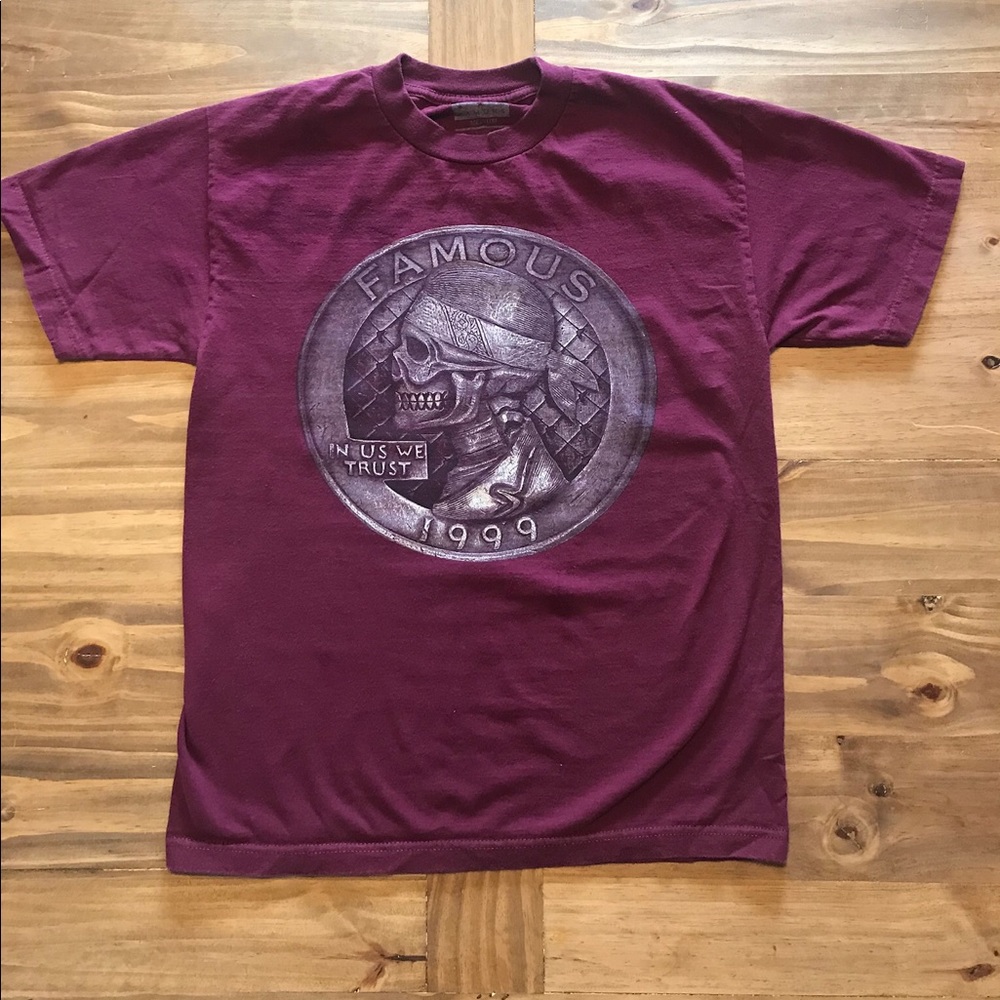 Famous maroon graphic t-shirt. Sz. M